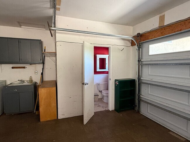 Building Photo - 23799 Woodhaven Pl