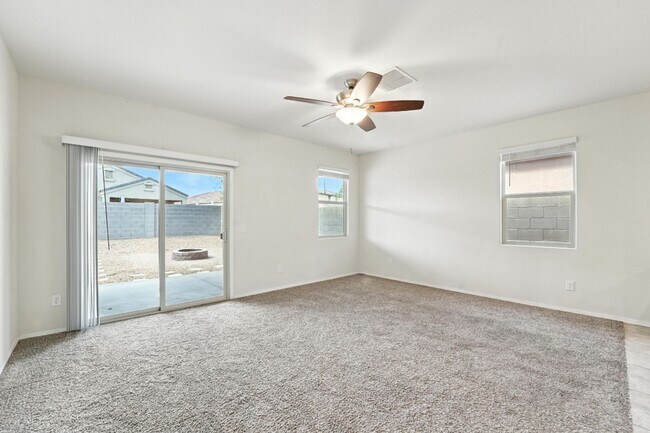 Building Photo - Rare Find! Spacious 3-Bed, 2-Bath + 3-Car ...