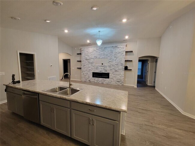 Building Photo - 213 Talladega Ln