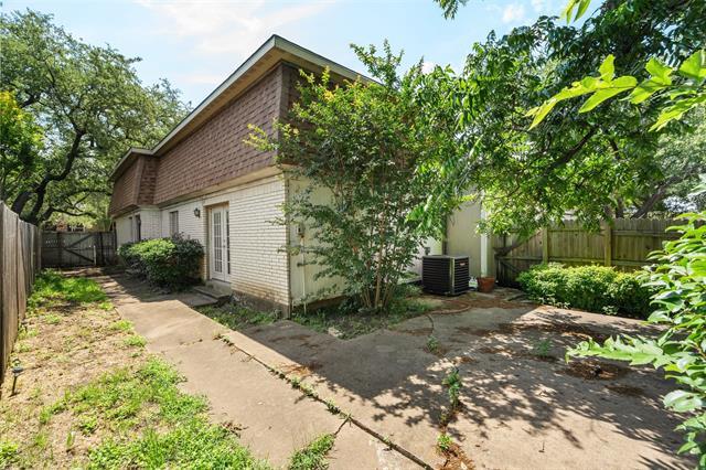 Building Photo - 10407 Pagewood Dr