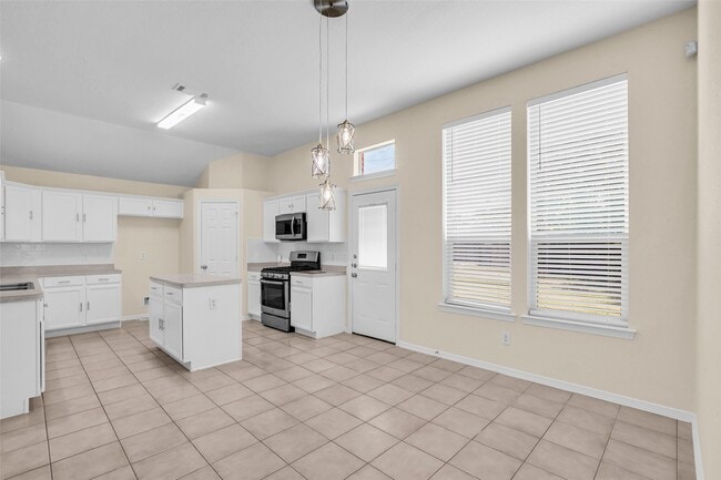 Building Photo - 6003 Decker Ridge Ct