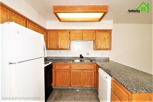 Building Photo - 6195 Verde Vale Ct