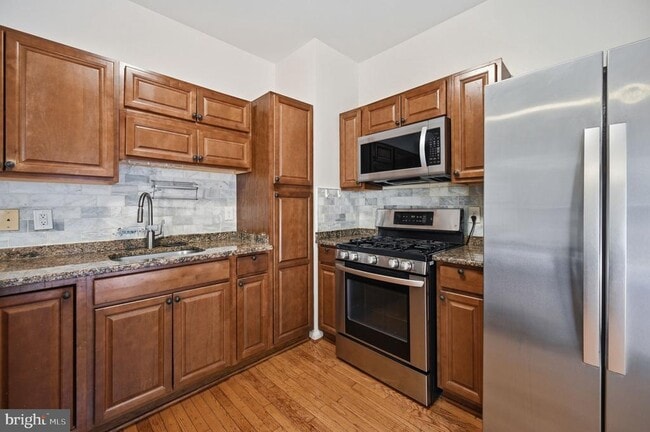 Building Photo - 7676 Helmsdale Pl