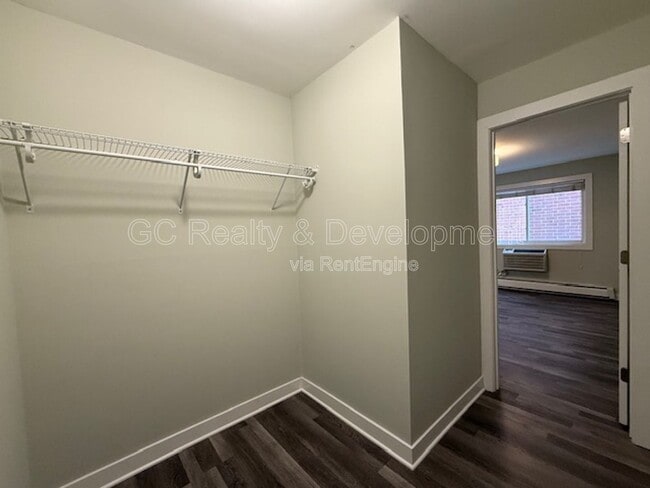 Building Photo - 800 Graceland Ave