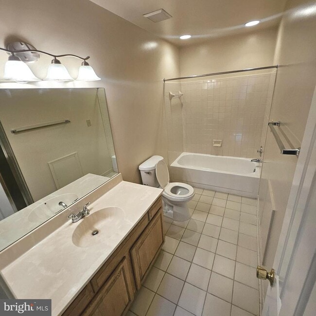 Building Photo - 1509 Templeton Pl