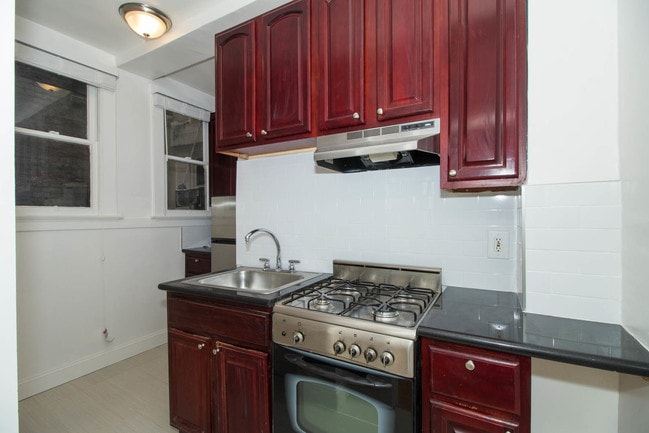 Building Photo - 1126 Bush