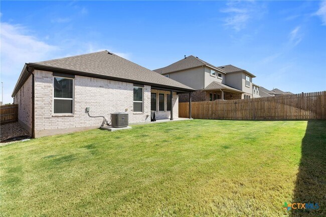 Building Photo - 2132 Magnolia Hl Dr