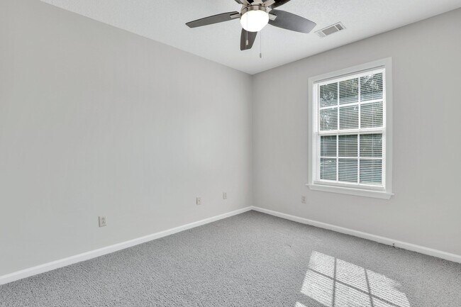 Building Photo - 22 Webb Ct NE