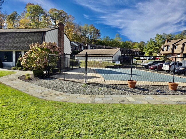 Building Photo - 69 Homestead Ln