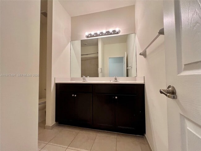 Building Photo - 15000 SW 119th Ln