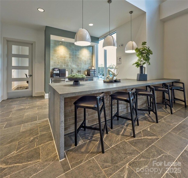 Building Photo - 8501 University Executive Park Dr