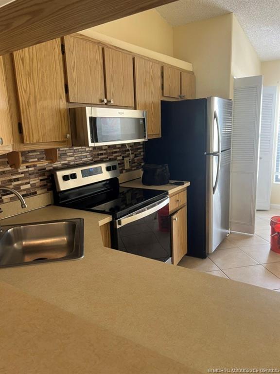 Building Photo - 1454 SW Silver Pine Way