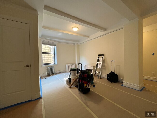 Building Photo - 115 E 92nd St