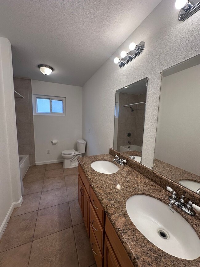 Building Photo - Lemooore home coming soon!