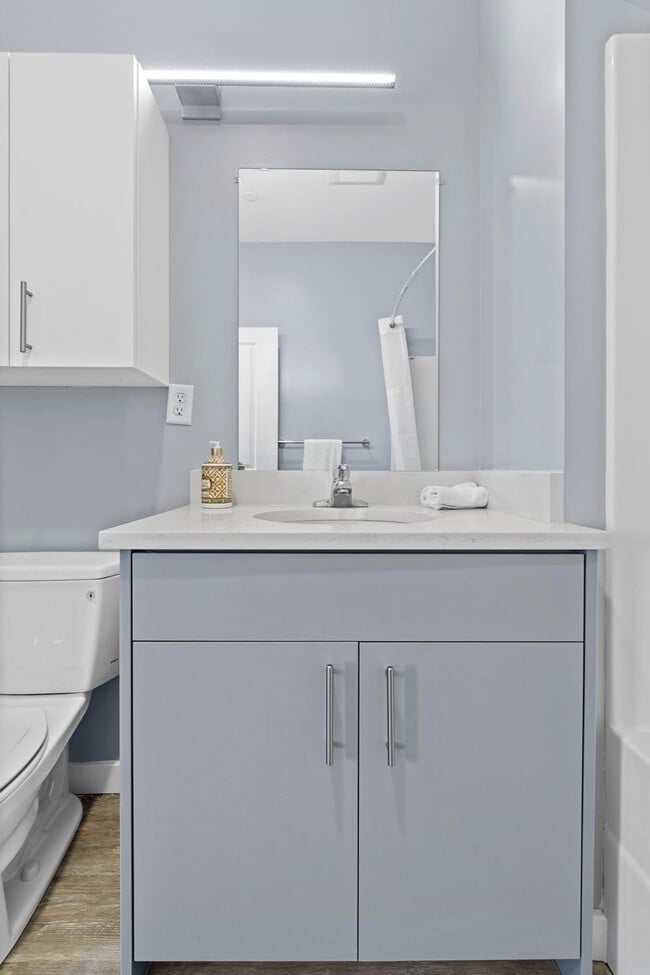 Building Photo - 95 Broadway-SI ID1240351P