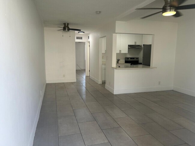 Building Photo - 2916 Funston St