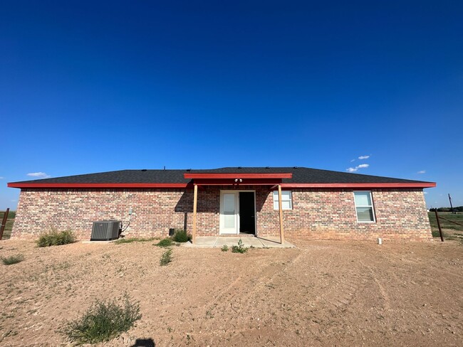 Building Photo - Country Living In Roosevelt ISD!