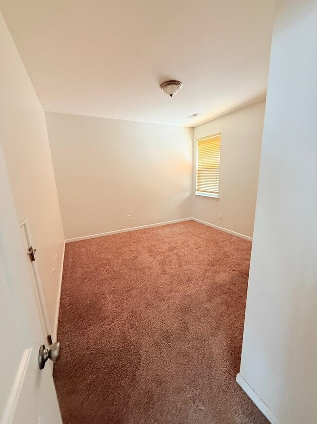 Building Photo - 915 Oglethorpe Dr