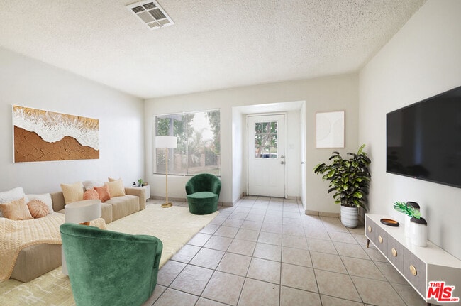 Building Photo - 1040 Iris St