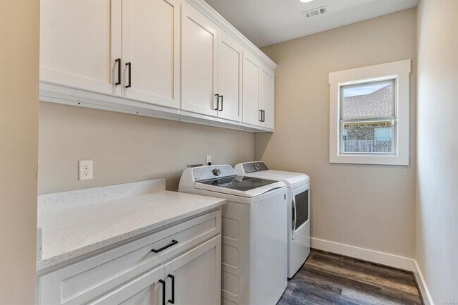 Building Photo - 107 Driftwood Ct