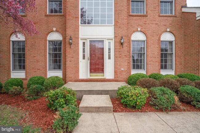Building Photo - 43513 Lucketts Bridge Cir