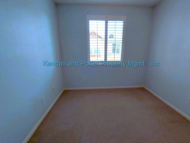 Building Photo - Immaculate 4 Bedroom, 3.5 Bath Townhome in Desirable Scotts Valley