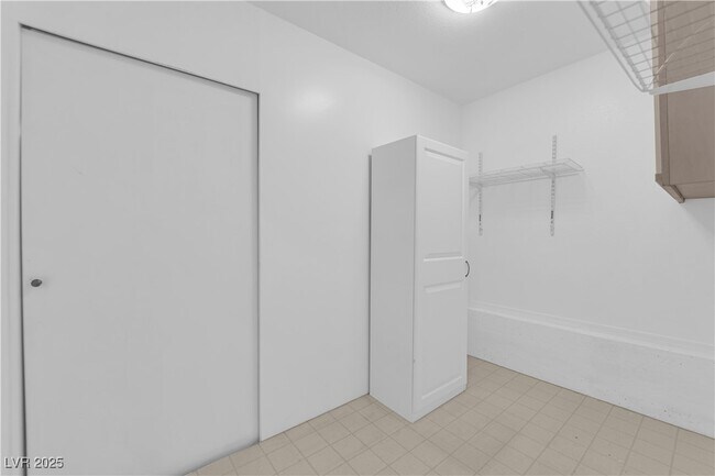 Building Photo - 9424 W Gold Mountain Ave