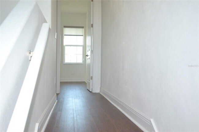 Building Photo - 5728 Biscayne Ct