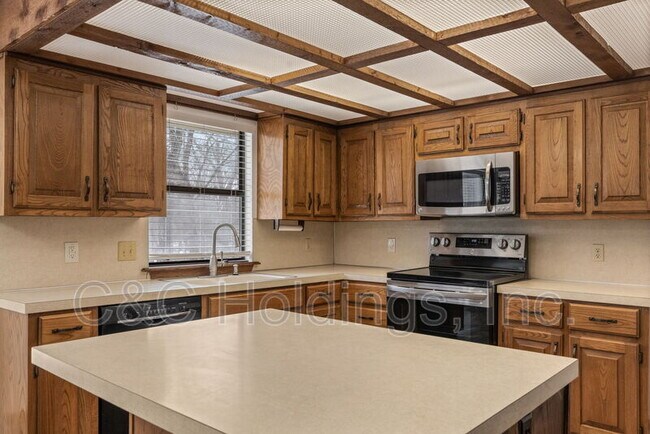 Building Photo - 630 S 276th E Ave