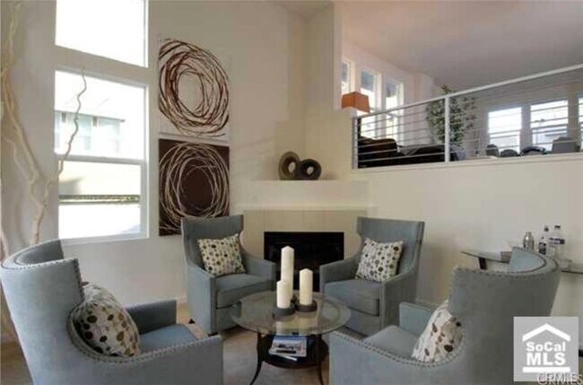 Building Photo - 367 E Memory Ln