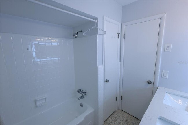 Building Photo - 1040 Charles St