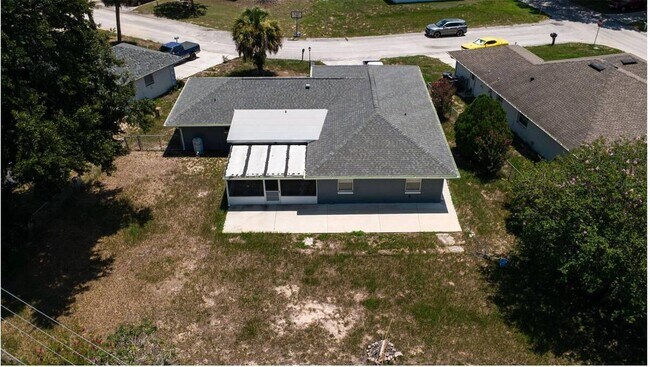 Building Photo - 3 Oak Ridge Rd