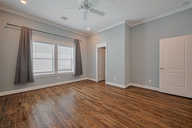 Building Photo - 2106-Bidwel1 Drive