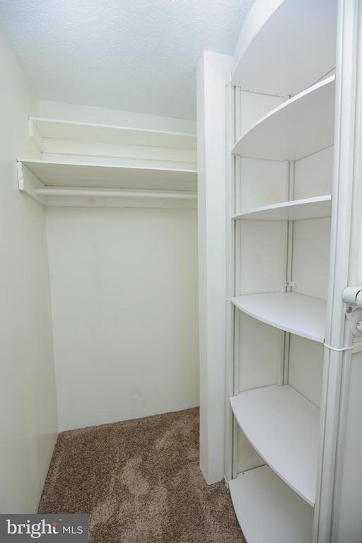 Building Photo - 4328 Hallfield Manor Dr