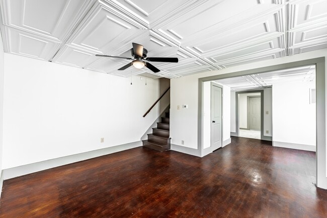 Building Photo - 210 Dewey St