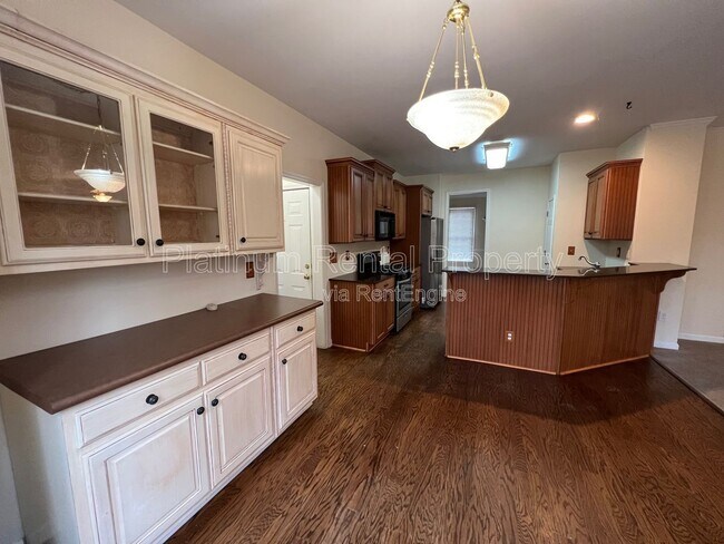 Building Photo - 7115 Red Fox Ln