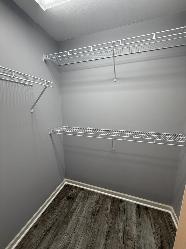 Building Photo - 5264 Blue Star Dr
