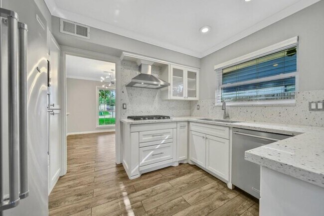 Building Photo - 5506 Braesvalley Dr