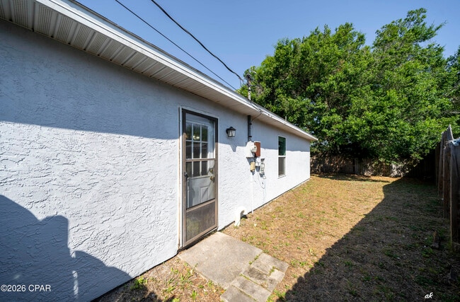 Building Photo - 3720 Burnham Way