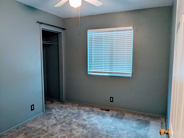 Building Photo - 2377 W Panama St