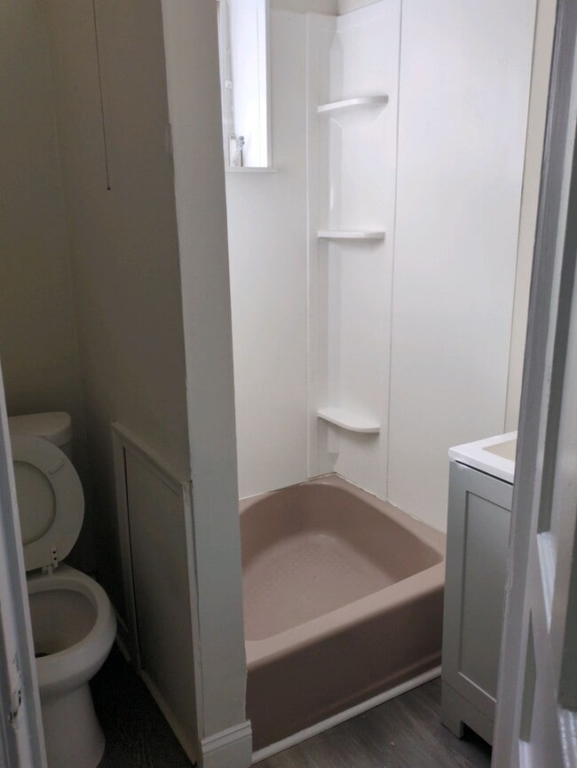 Building Photo - 1808 W 3rd St