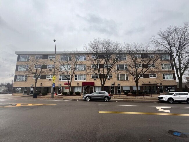 Primary Photo - 5107 Washington St