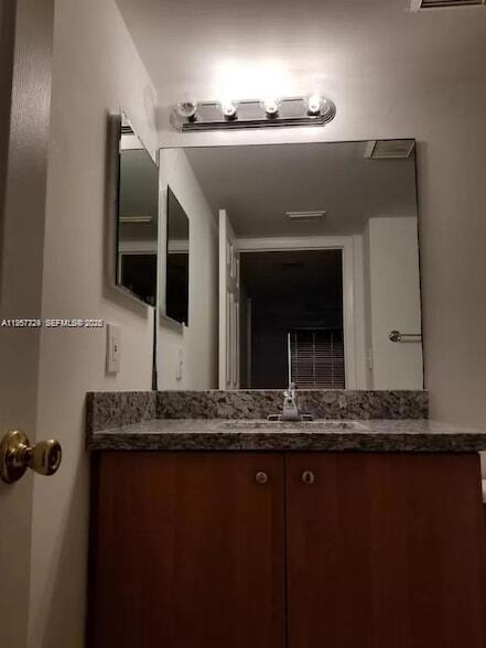 Building Photo - 2890 N Oakland Forest Dr