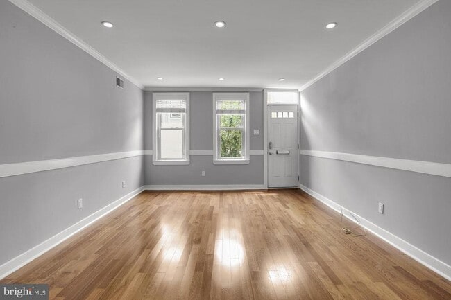 Primary Photo - 1519 Montrose St