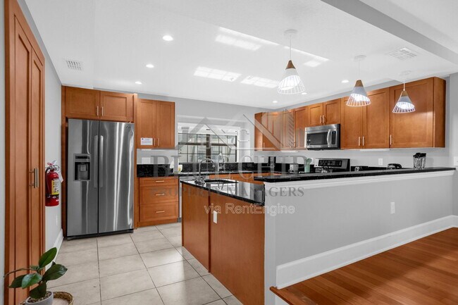 Building Photo - 14518 Damai Ln