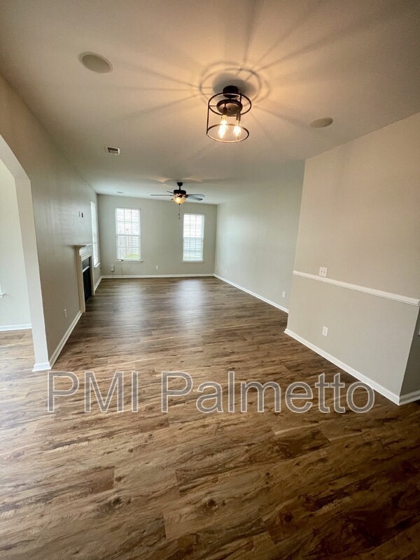 Building Photo - 167 Wingspan Way