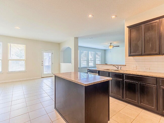 Building Photo - Spacious 4 Bedroom Home with 2 Car Garage in Boerne ISD