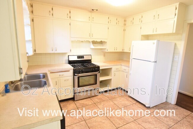 Building Photo - 3131 N 63rd St
