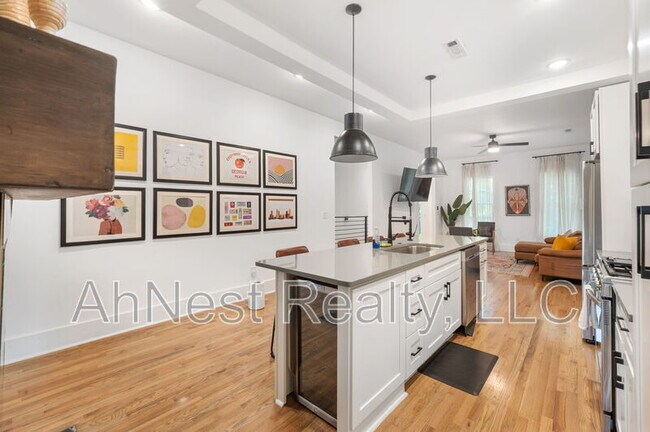 Building Photo - 1458 Beecher St SW