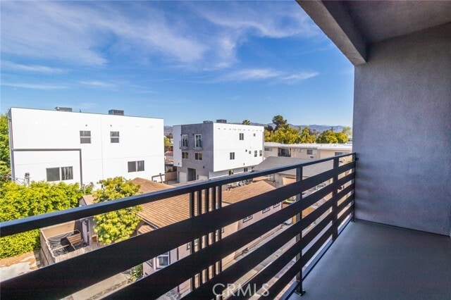 Building Photo - 5130 Riverton Ave